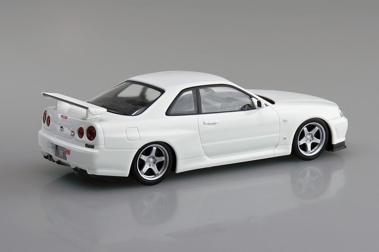 Aoshima 1/32 NISSAN SKYLINE R34 GTR Custom Wheels Plastic Model