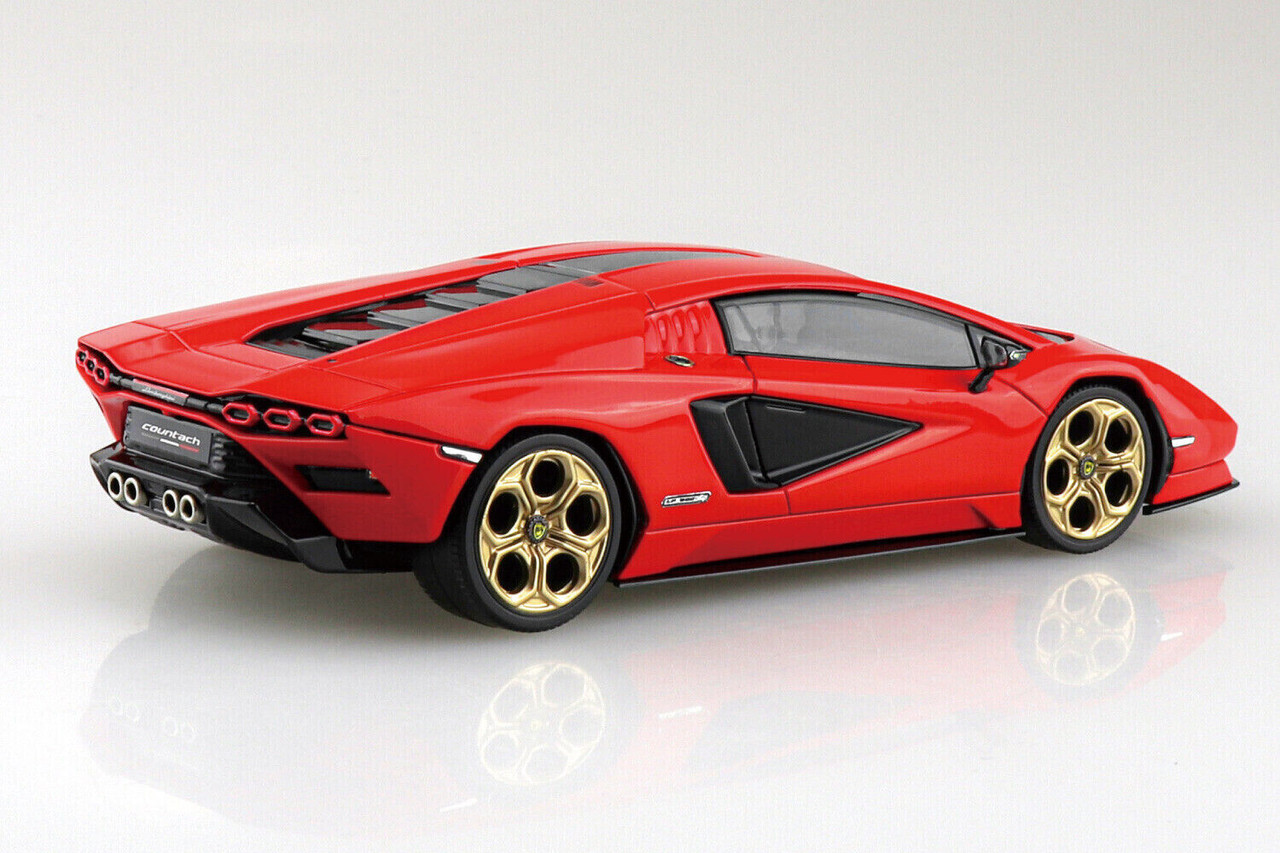 Aoshima 1/32 LAMBORGHINI COUNTACH LPi 800 Plastic Model Kit *RED*