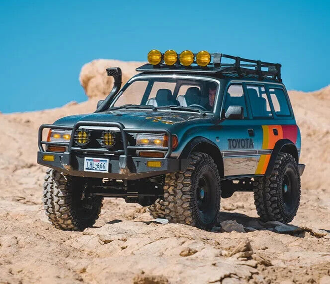 RC 1/10 TOYOTA LAND CRUISER LC80 4X4 W/ LED *RTR* -TRD-