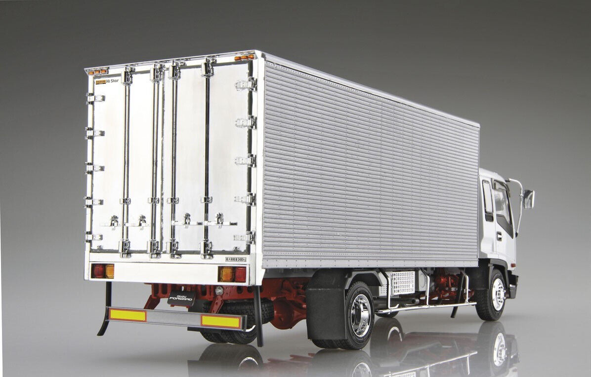 Aoshima 1/32 Isuzu Forward Histar Reefer Plastic Model Kit