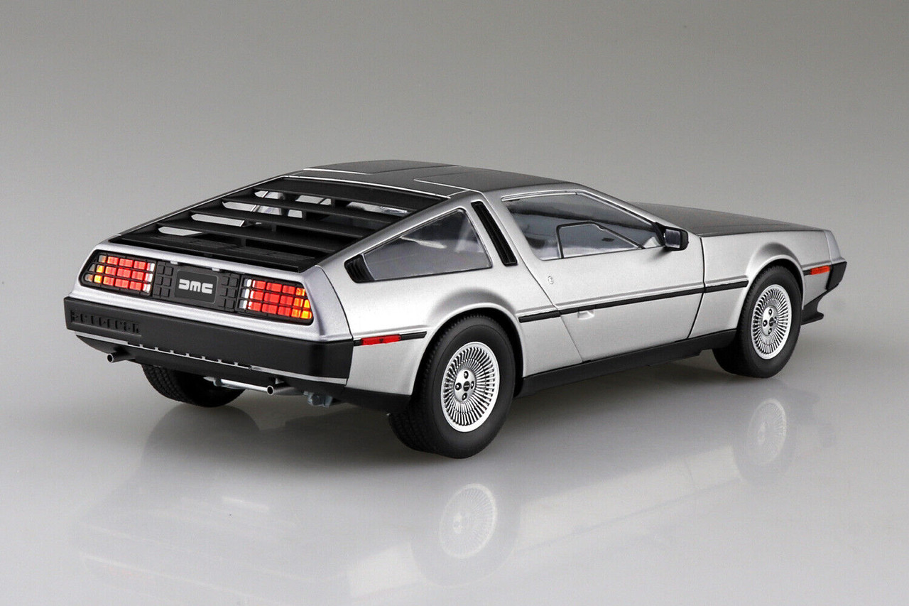 Aoshima 1/24 DMC DELOREAN 1982 DMC-12 Plastic Model Kit