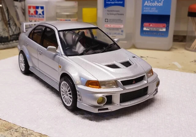 Tamiya 24213 Mitsubishi Lancer Evolution Vi Kit de Modelo de plástico