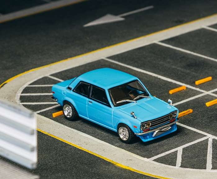 メイスト 1972 Datsun 510 ブルー ダイキャスト　ミニカー メイスト 1972 Datsun 510 ブルー ダイキャスト ミニカー メイスト