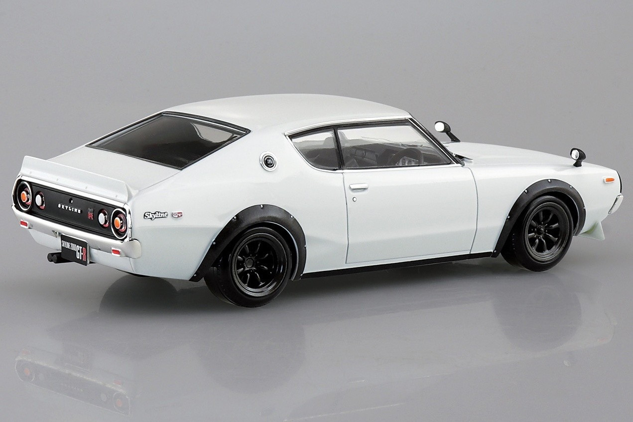 Aoshima 1/32 NISSAN SKYLINE GT-R C110 Custom Snap Model Kit *SILVER*