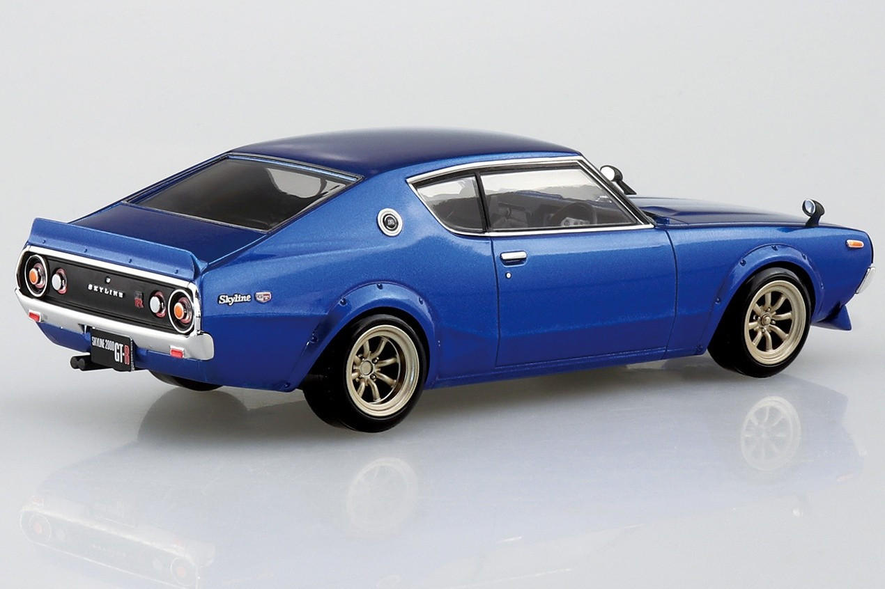 Aoshima 1/32 NISSAN SKYLINE GT-R C110 Custom Snap Model Kit *SILVER*