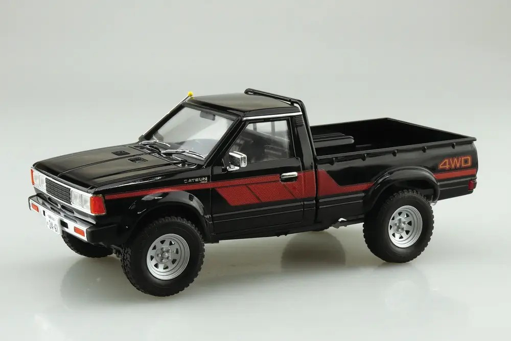 Aoshima 1/24 DATSUN 720 PICK UP TRUCK Custom Plastic Model Kit