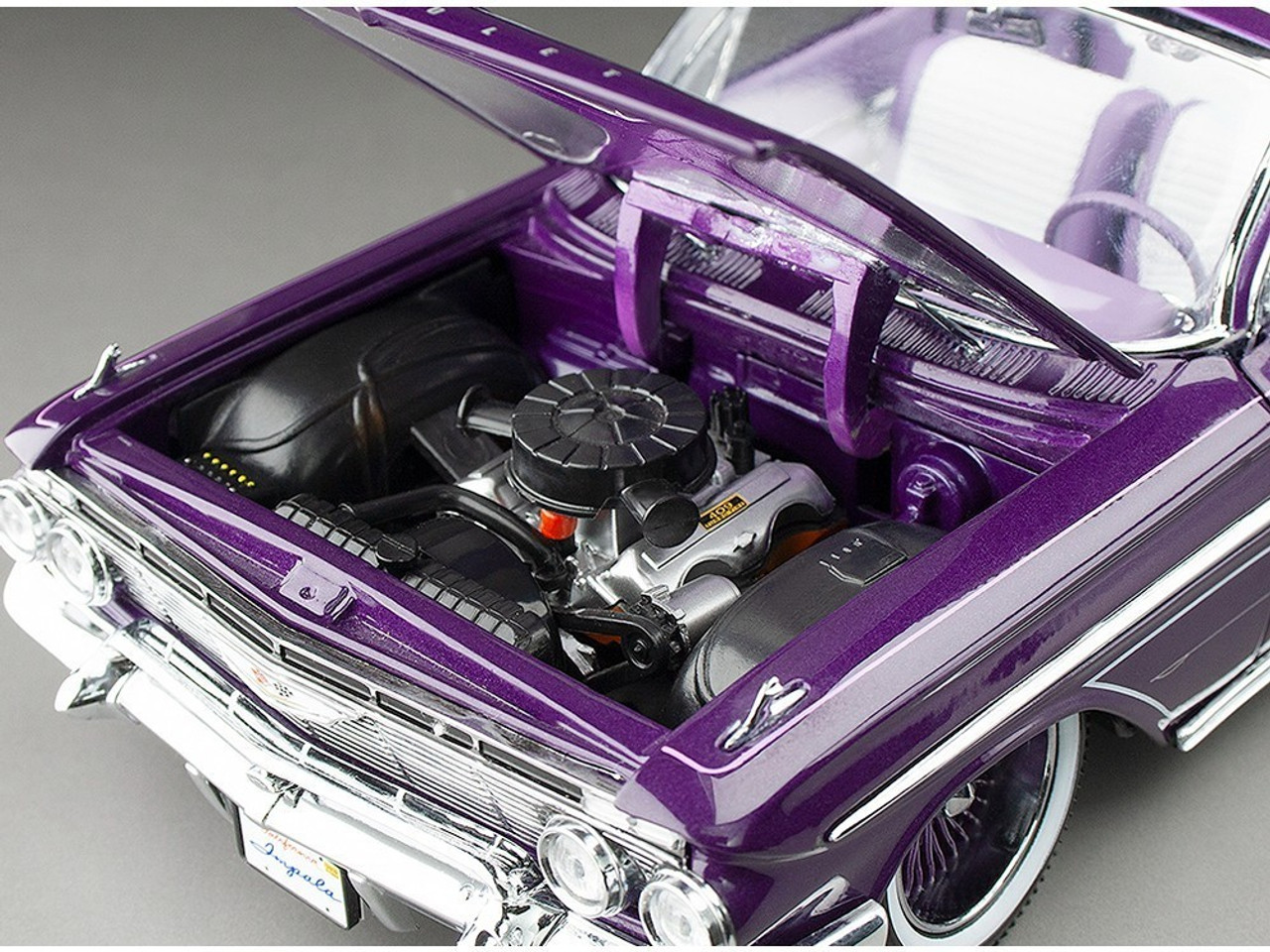 1/18 Chevrolet Impala 1961 Convertible Lowrider Model Car