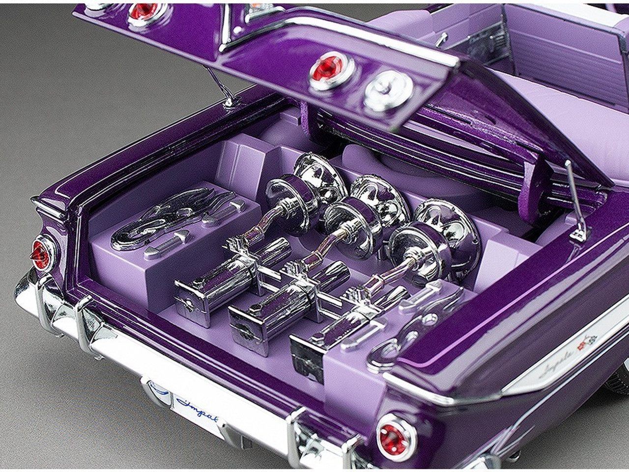 1/18 Chevrolet Impala 1961 Convertible Lowrider Model Car