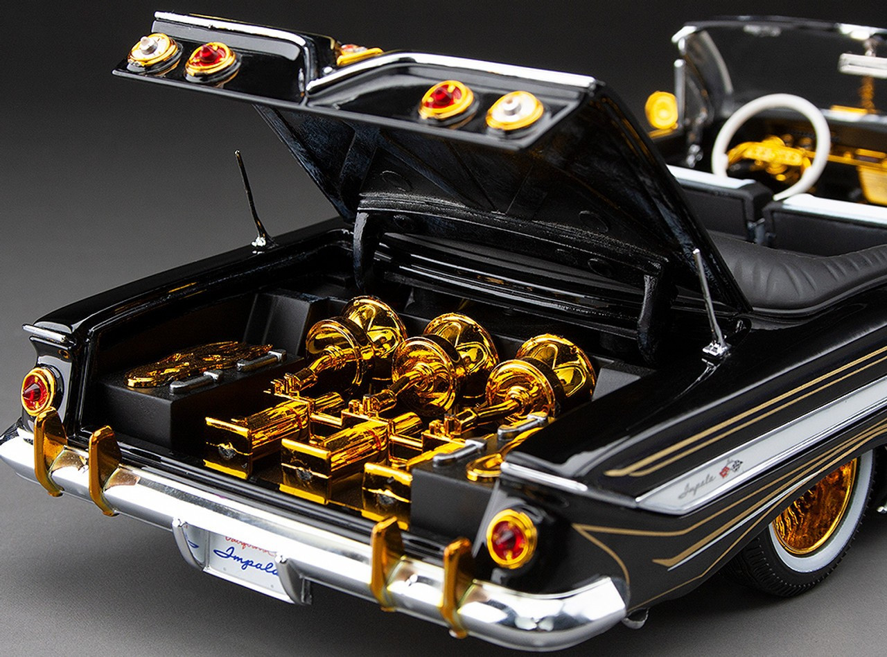 1/18 Chevrolet Impala 1961 Convertible Lowrider Model Car