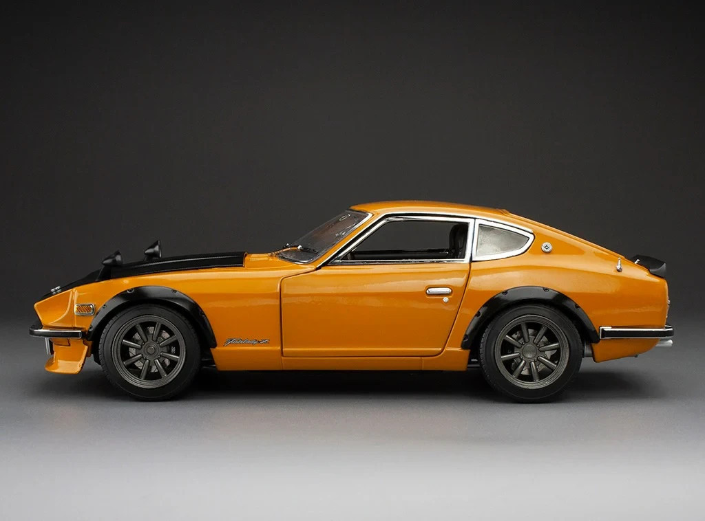 1/18 NISSAN 1970 DATSUN FAIRLADY Z S30 Model Car -ORANGE-