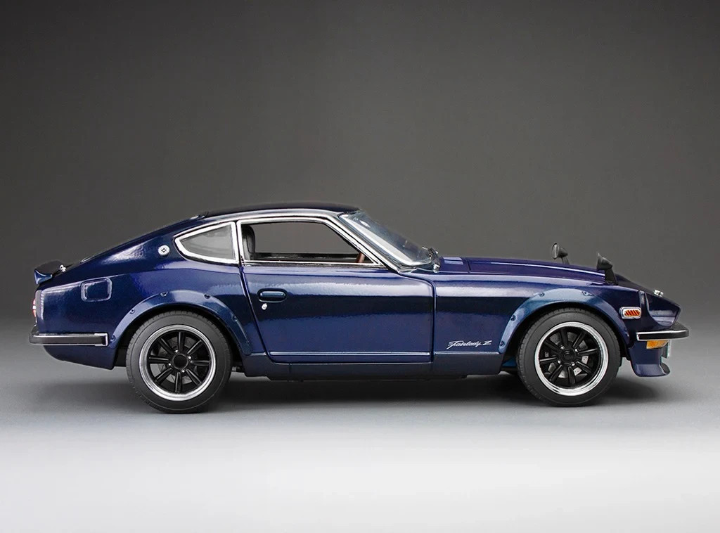 1/18 NISSAN 1970 DATSUN FAIRLADY Z S30 Model Car -BLUE-