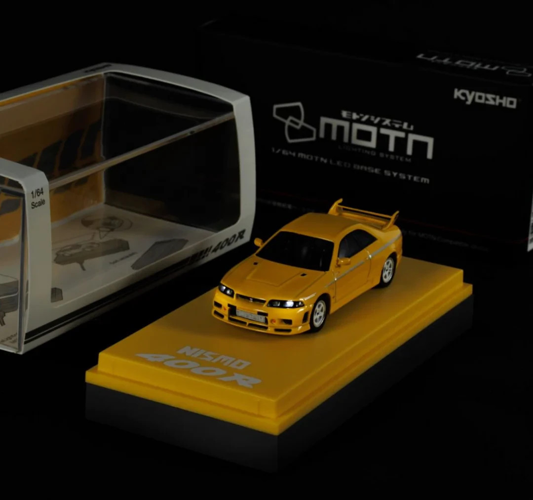 R35GTRラジコン Kyosho 1/64 NISSAN R35 GT-R GT3 MOTN Model Car w/ LED LIGHTS W/ BASE