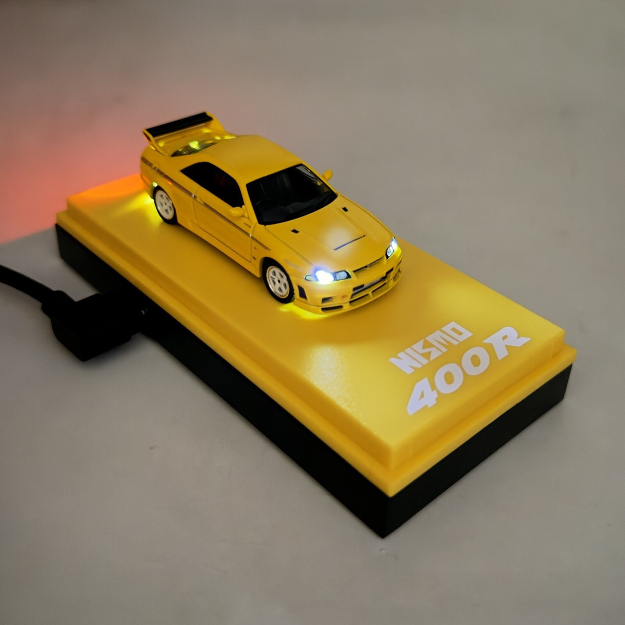 Kyosho 1/64 NISSAN R34 GT-R Nismo MOTN Model Car w/ LED LIGHTS W/ BASE