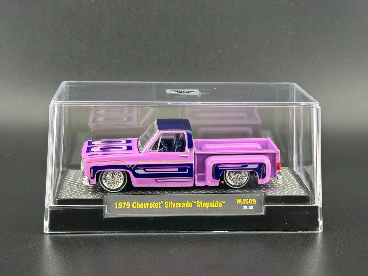 1978 シボレーシルバラードステップサイド・ローライダー パープルチェイスカー M2 1/64 1978 Chevrolet Silverado Stepside Lowrider Die Cast Model