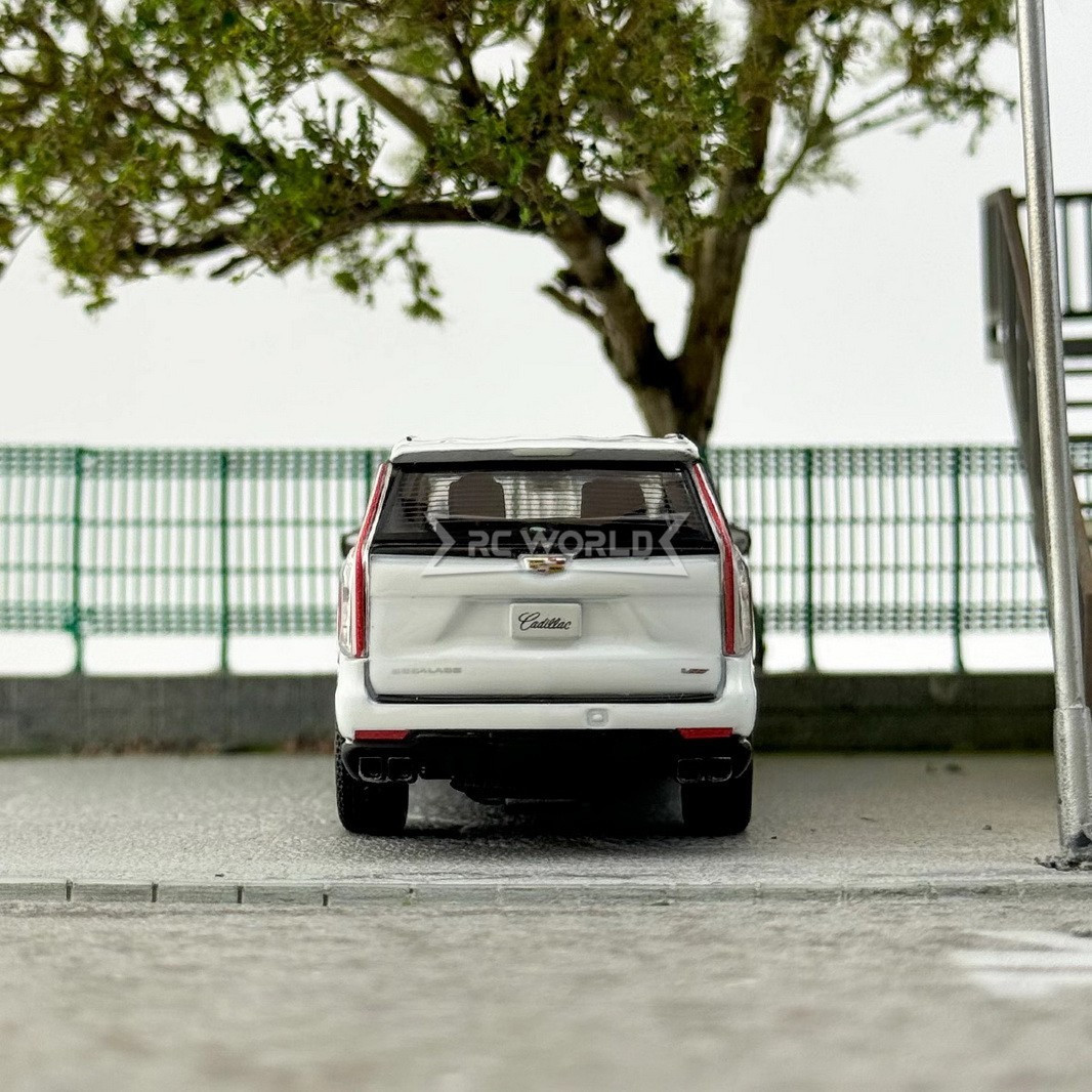 GCD 1/64 CADILLAC ESCALADE ESV Die Cast Truck -SILVER-