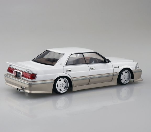 Aoshima 1/24 NISSAN ANCELTION Y33 CIMA Plastic Model Kit
