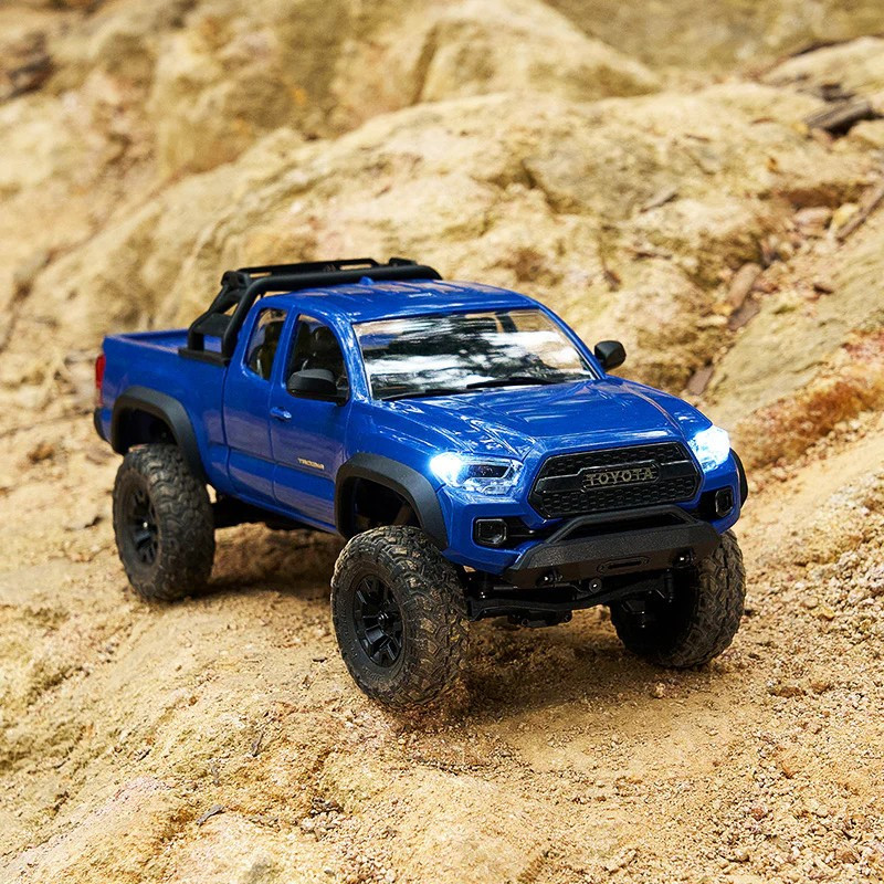 FMS RC 1/24 TOYOTA TACOMA Truck 4X4 2-Speed *RTR* -BLUE-