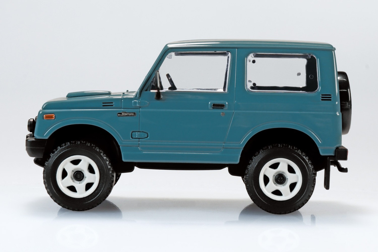 Aoshima 1/32 SUZUKI JIMNY JA11 W/ Custom Wheels Snap Model Kit