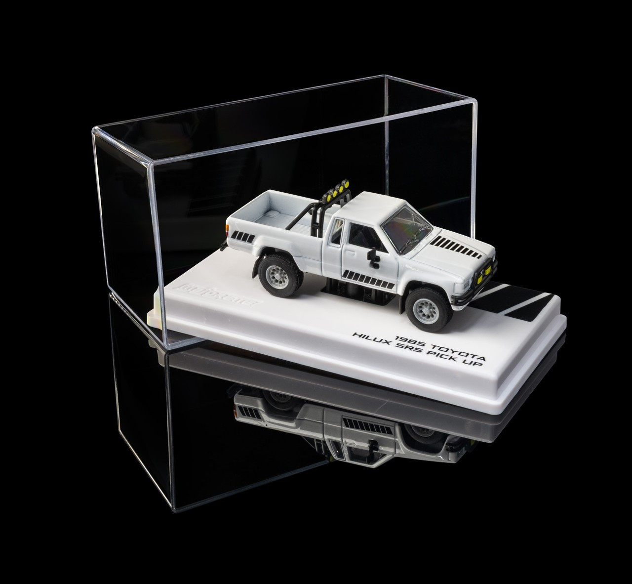 Majorette 1/64 1985 TOYOTA HILUX SR5 PICK UP TRUCK -WHITE-