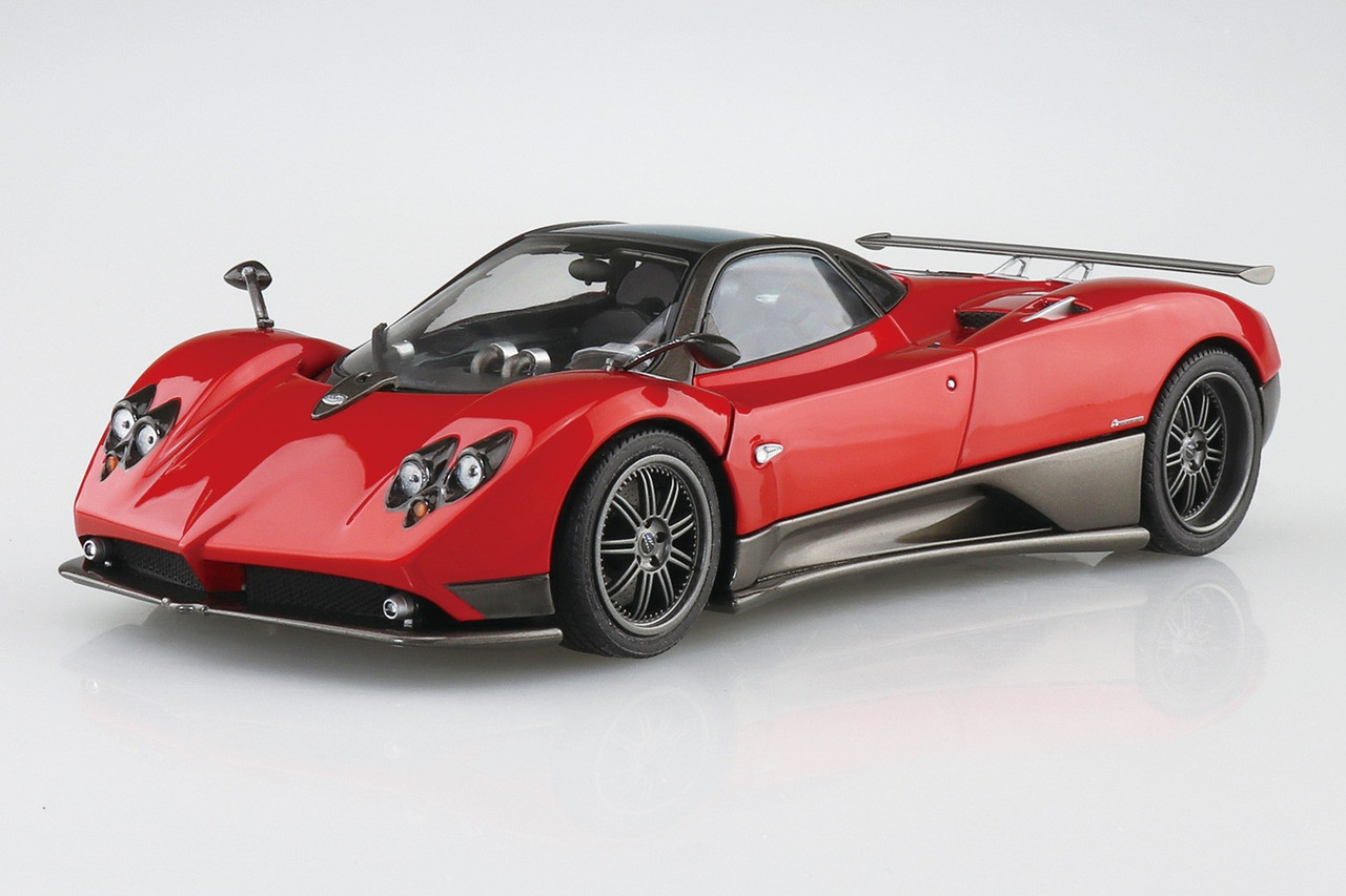SPARK製　Pagani Zonda F 2005 　一台限りです　新品未開封 Aoshima 1/24 PAGANI ZONDA F 2005 Plastic Model Kit