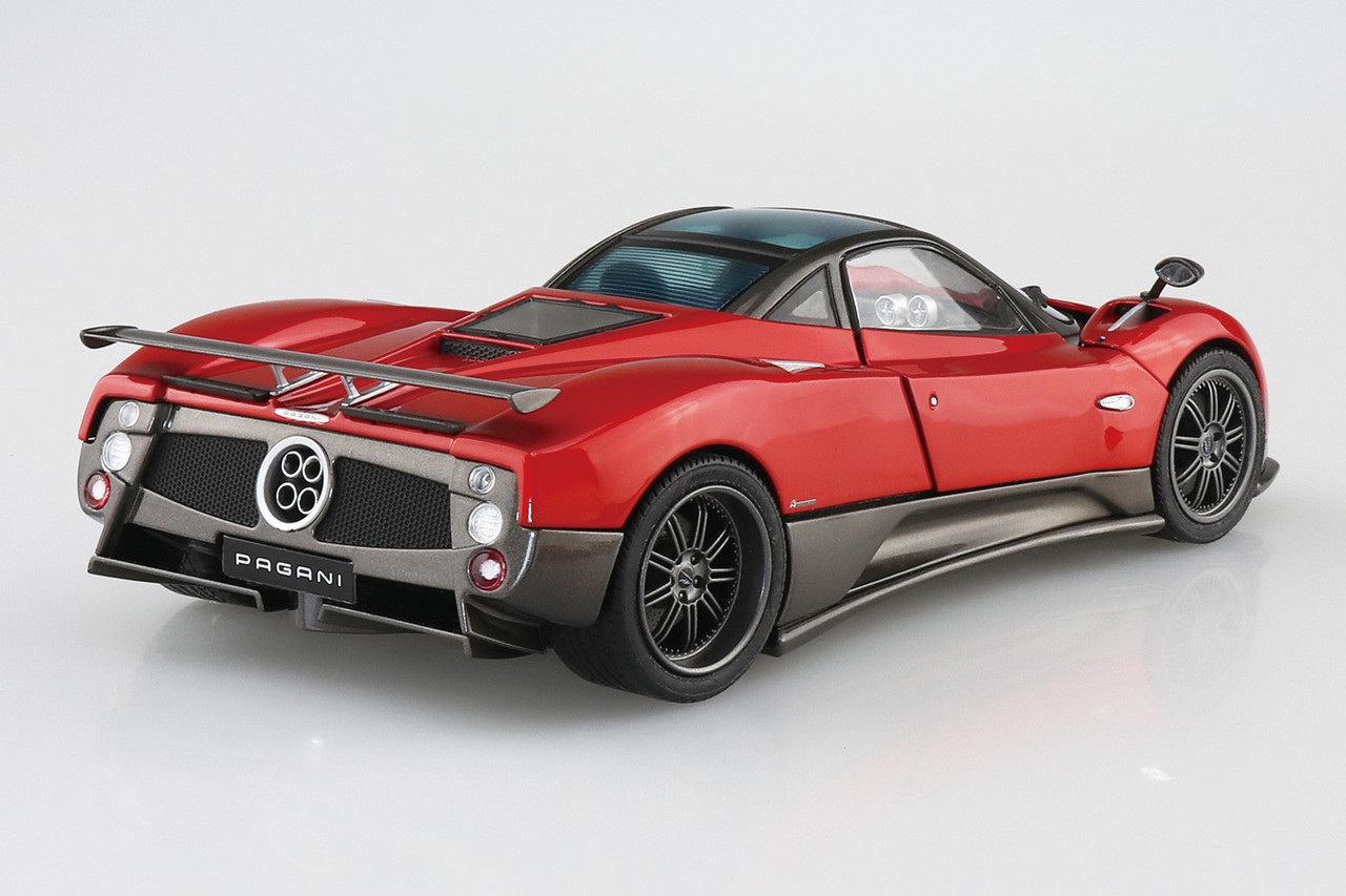 Aoshima 1/24 PAGANI ZONDA F 2005 Plastic Model Kit