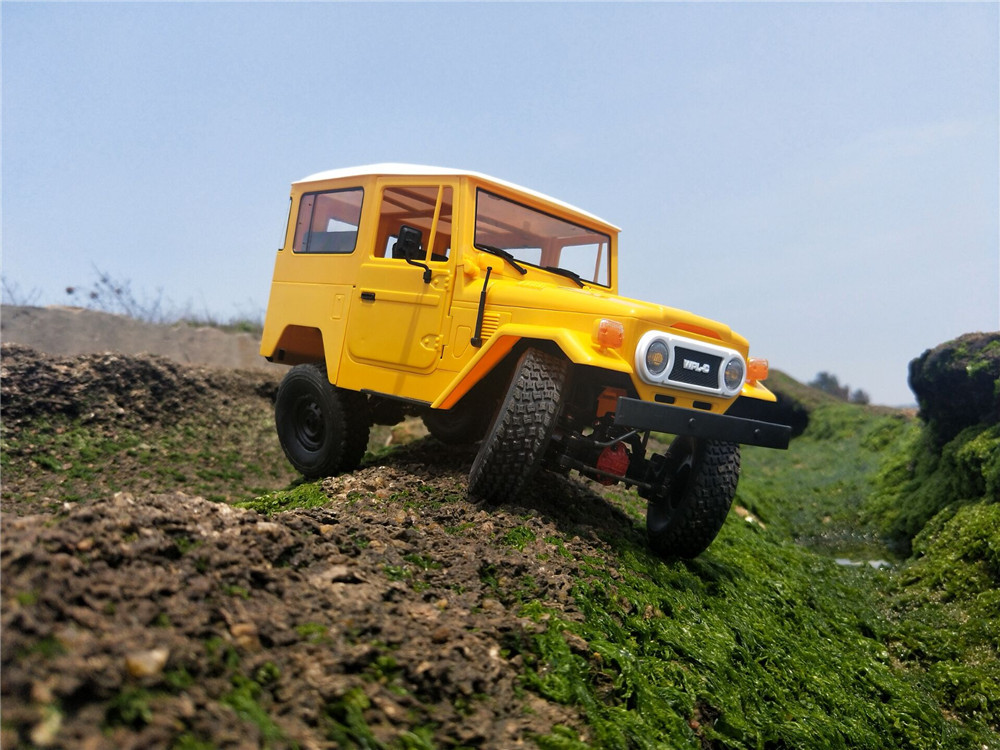 toyota fj rock crawler