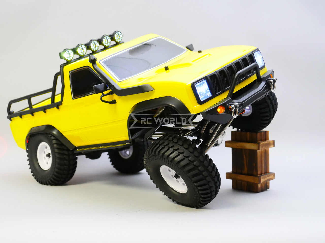 rc 4x4 trucks rock crawler