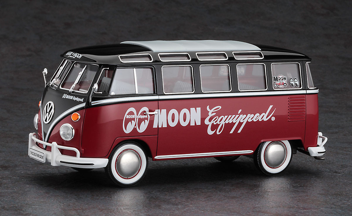 Hasegawa 1/24 Volkswagen Type 2 Micro Bus 'Moon Equipped Plastic Model