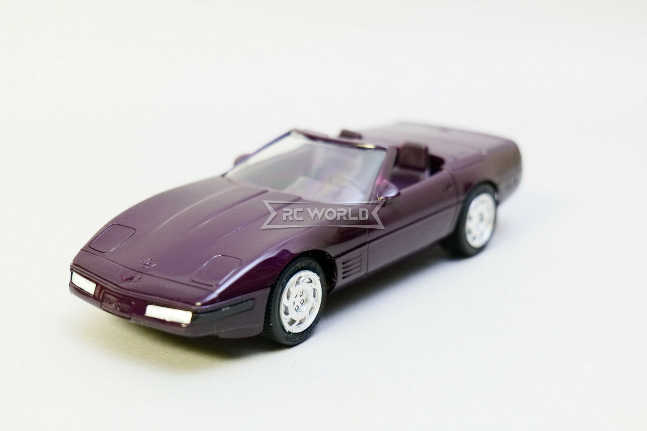 AMT Ertl 1/25 1992 CHEVY CORVETTE Convertible Plastic Model CAR