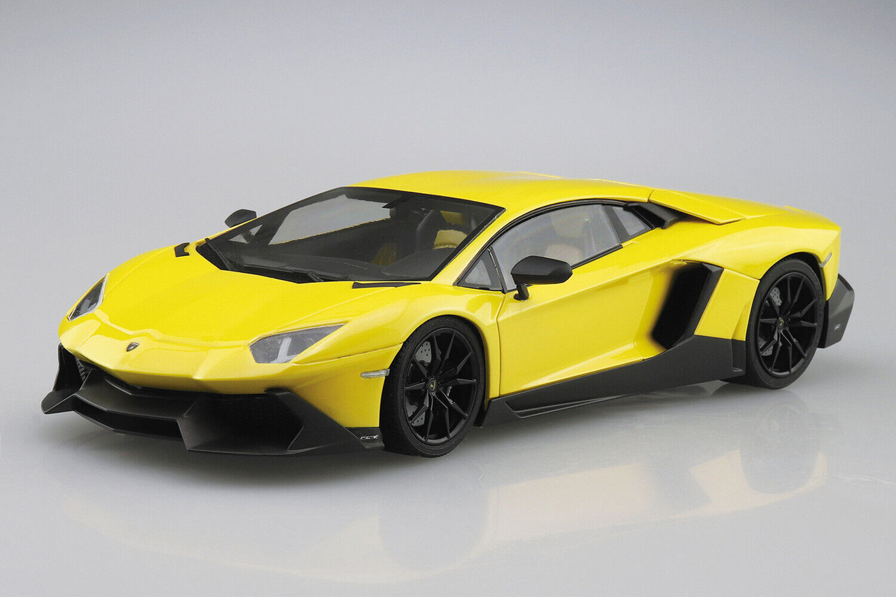 Aoshima 1/24 2013 LAMBORGHINI AVENTADOR 50TH Anniversary Plastic