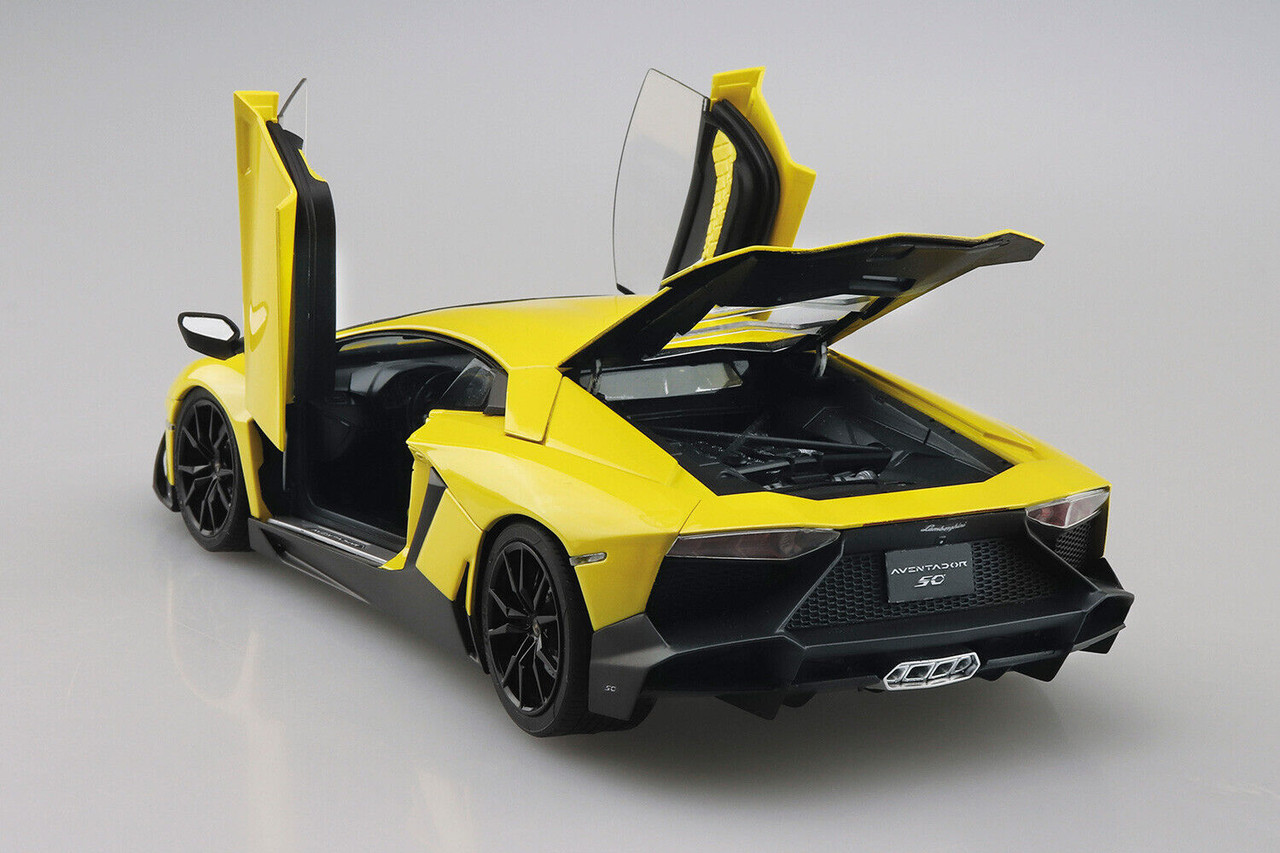 Aoshima 1/24 2013 LAMBORGHINI AVENTADOR 50TH Anniversary Plastic