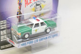 Green Light Hollywood 1/64 Die Cast 1983 FORD CROWN VICTORIA Police Car