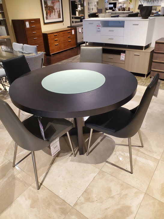 Manhattan 55" Round Dining Table