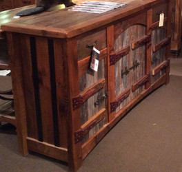 Things to Think About When Selecting a Solid Wood Rustic TV Stand
