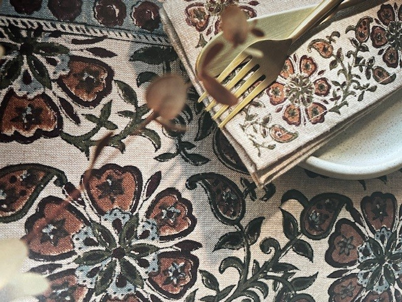 Seasonal Swaps: Easy Ways to Refresh Your Country Kitchen Décor & Linens Year-Round