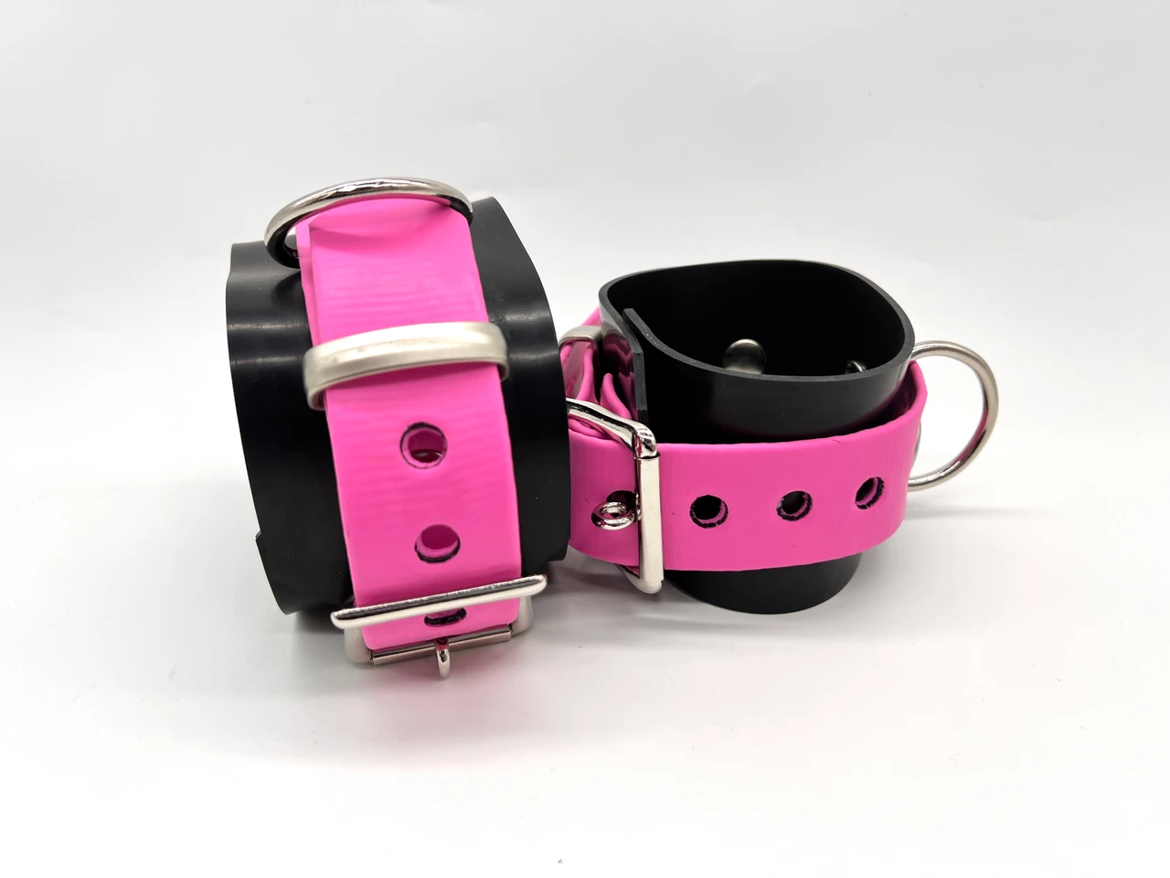 Skinslick close-fit rubber restraints