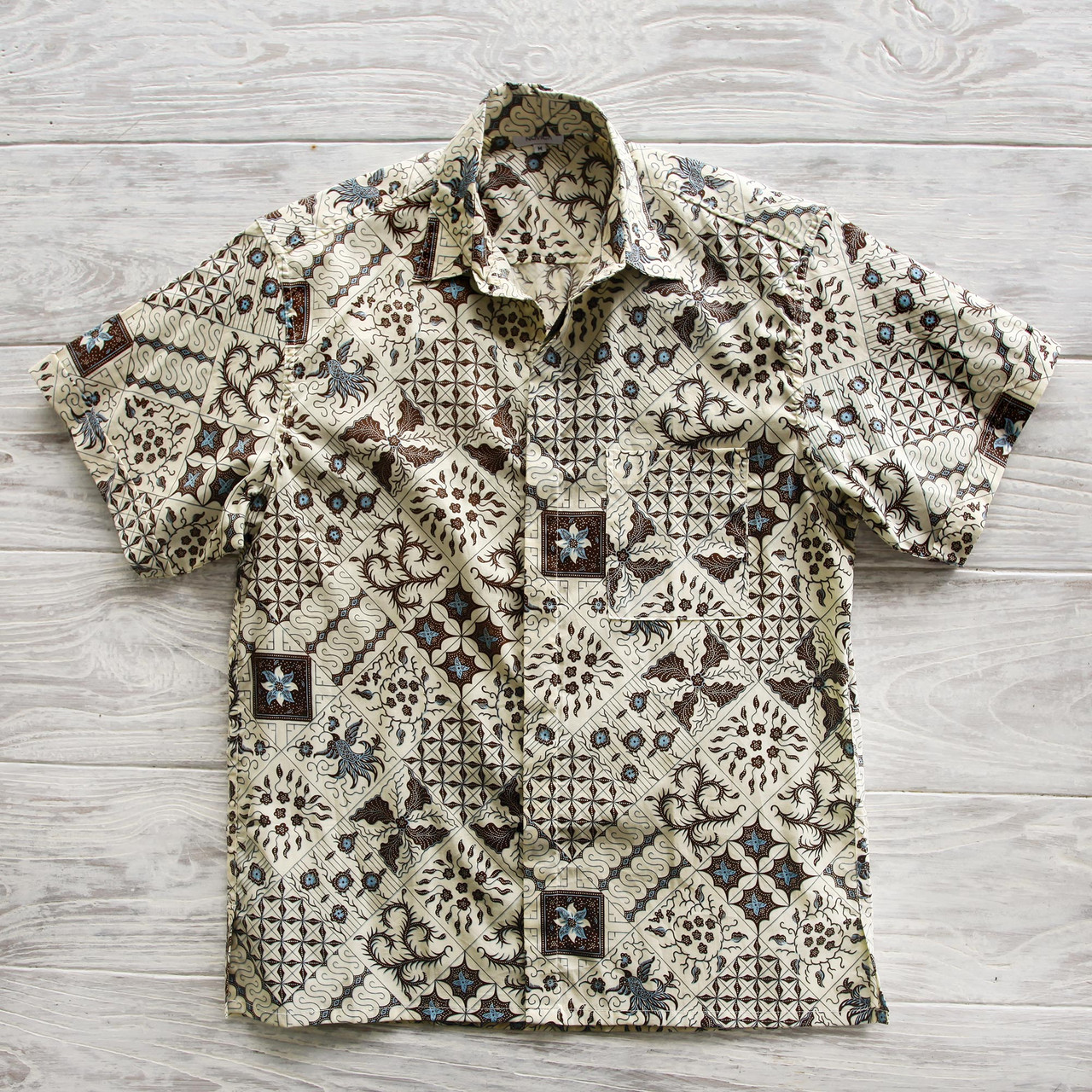 NOVICA Men's Short-sleeved Green Cotton Batik Shirt from Bali