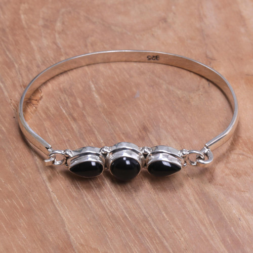 Onyx bangle bracelet 'Vision of Loveliness'