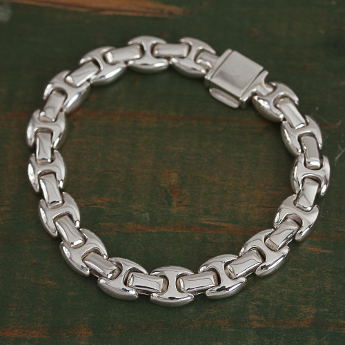 Artisan Crafted Sterling Silver Link Bracelet from Mexico 'Gleaming Links' Artisan Crafted Sterling Silver Link Bracelet from Mexico 'Gleaming Links'