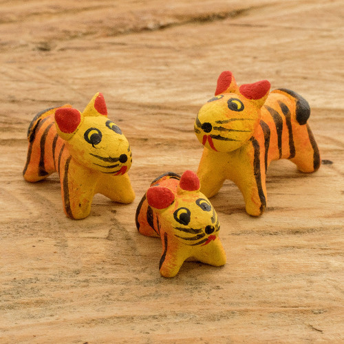 Set of 3 Hand-painted Tiger-themed Ceramic Figurines 'Tiger Family'