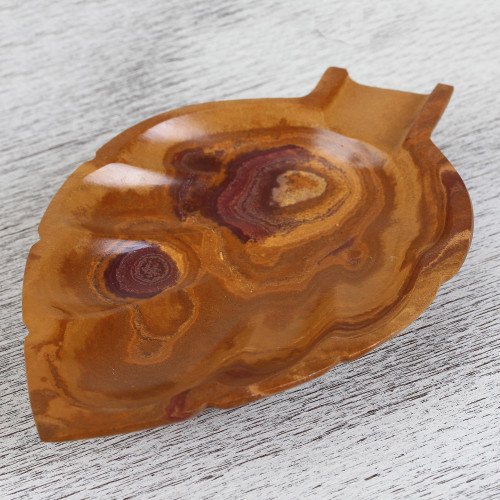 Handcrafted Leaf-Shaped Onyx Catchall in Brown from Mexico 'Handy Leaf in Brown'