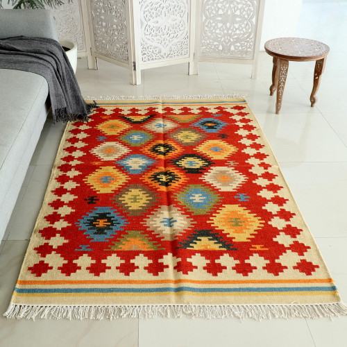 Hand-Woven Indian Wool Area Rug 'Dancing Stars'