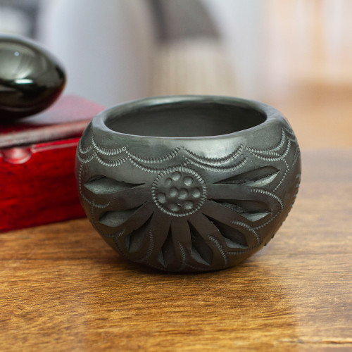 Handcrafted Barro Negro Flower Pot from Mexico 'Traditional Bloom'