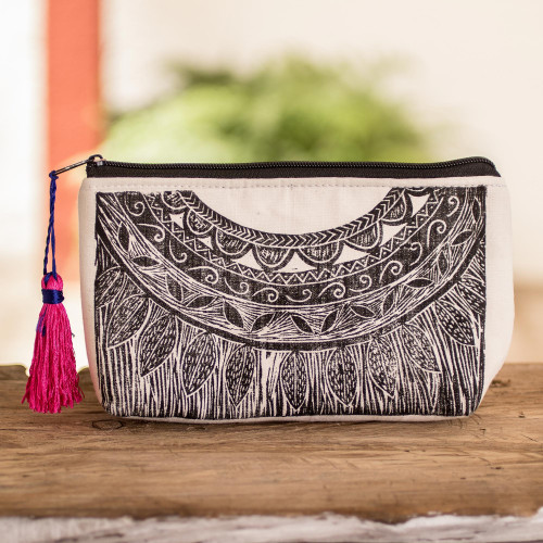 Relief Print Cosmetic Bag 'Patzun'