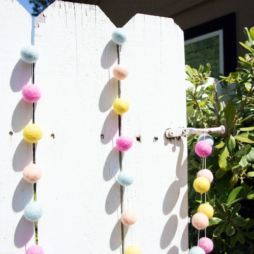 Colorful Hand-felted Pom Pom Garland Decoration from Nepal 'Pom-Pom Vibes'