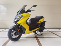 Amigo Storm S-300 Scooter Moped Fuel Injected with USB