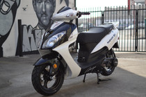 Amigo Phenom 200cc Scooter, 4 stroke, Electric and kick start - Fully Assembled And Tested
