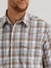WRANGLER WINKLE RESIST CLASSIC BROWN - MENS SHIRT  - 112344412