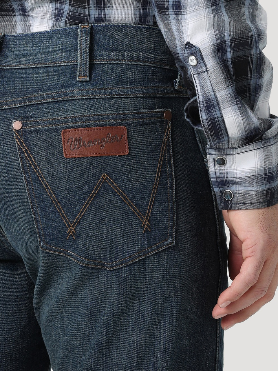 WRANGLER Authentic denim jeans Men's size 48x32 - torn belt loop