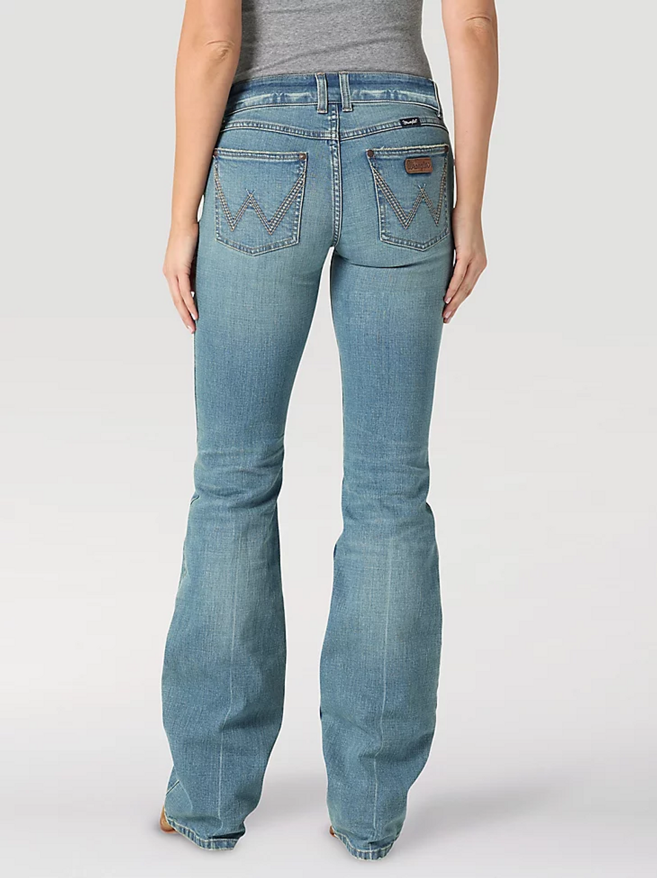 Murdoch's – Wrangler - Women's Retro Mae W Pocket Mid Rise Boot Cut Jean
